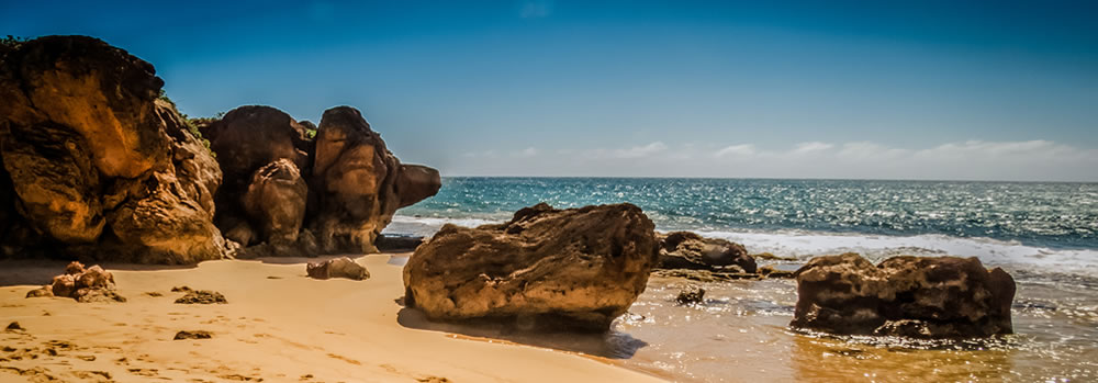 Picture of an unknown coast during a sunny day